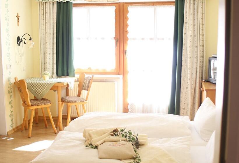 Номер Стандарт с Террасой, Haus Vierjahreszeiten