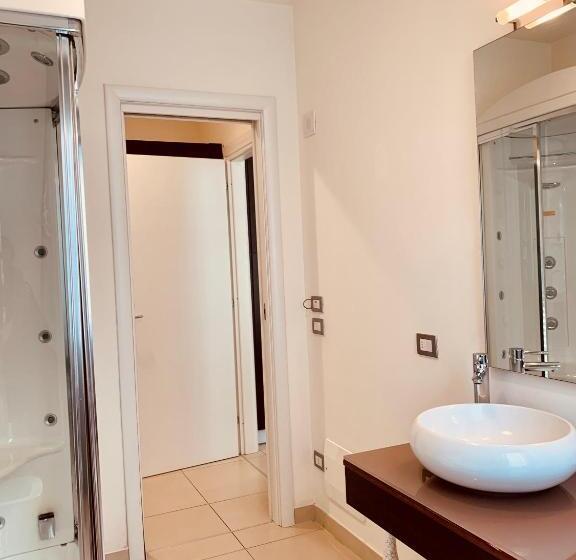 2 Bedroom Apartment With Garden, Residence Del Lago