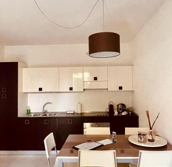 2 Bedroom Apartment With Garden, Residence Del Lago