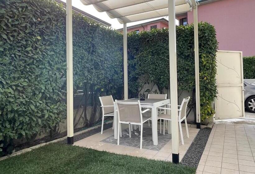 Апартаменты 2 Спальни с Садом, Residence Del Lago