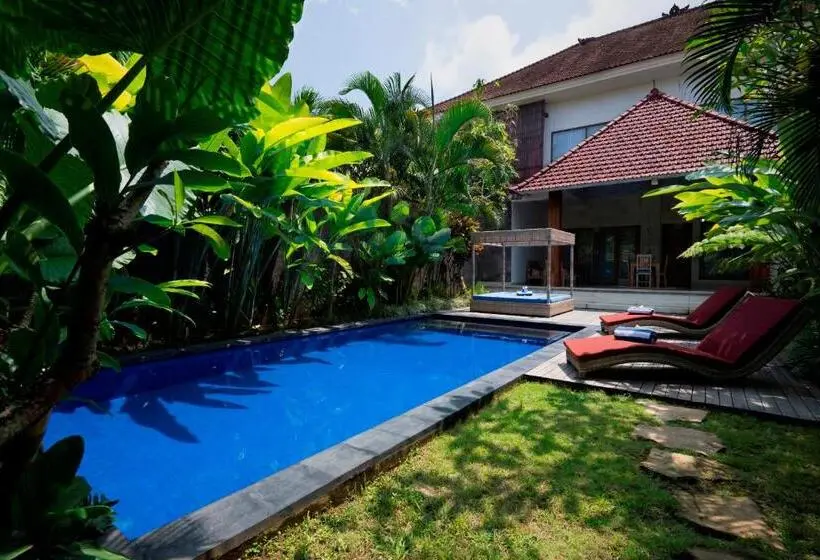 ツーベッドルーム　ヴィラ, Freddies Villas Ubud Bali
