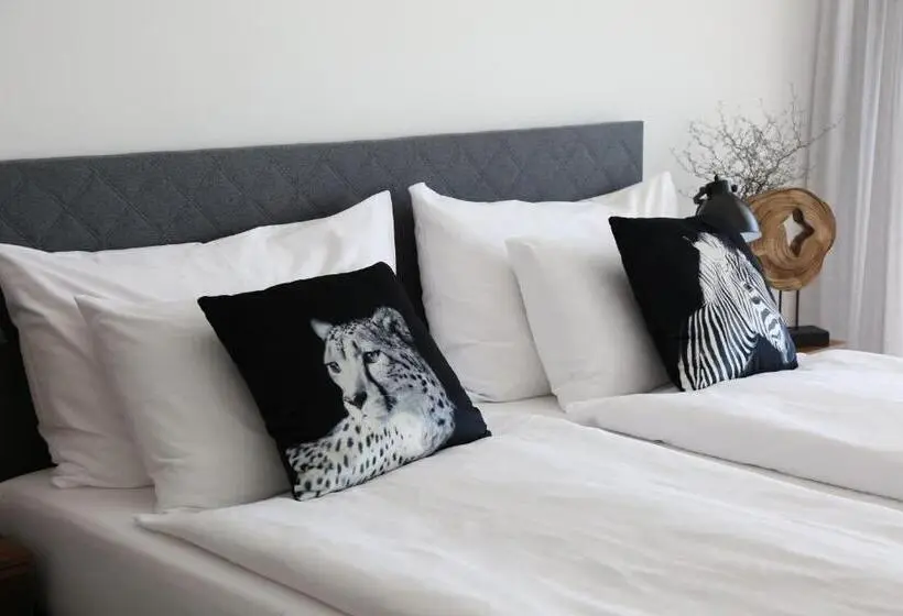 اتاق لوکس با چشم‌انداز دریاچه, Al Pozz Boutique Resort