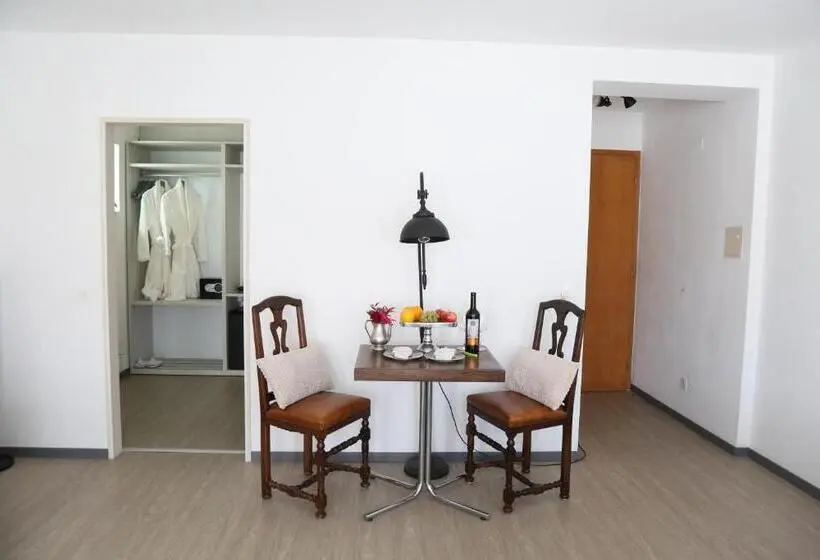 اتاق لوکس با چشم‌انداز دریاچه, Al Pozz Boutique Resort