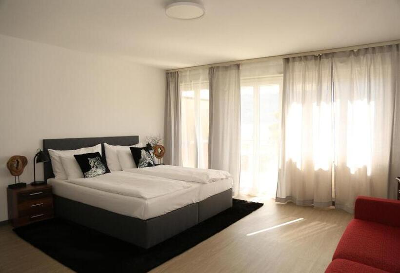 اتاق لوکس با چشم‌انداز دریاچه, Al Pozz Boutique Resort
