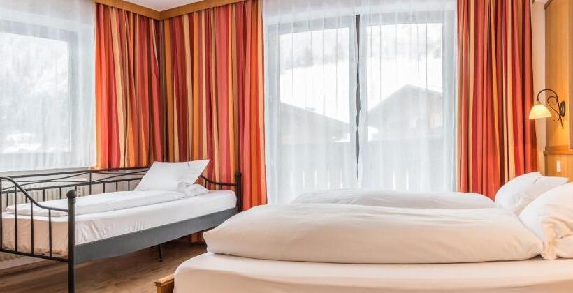 غرفة قياسية ثلاثية مزودة بشرفة, Apart Pension Oberreiter