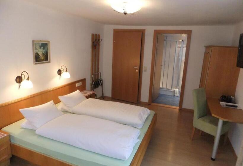 غرفة قياسية ثلاثية مزودة بشرفة, Apart Pension Oberreiter