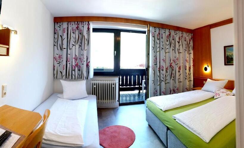 غرفة قياسية ثلاثية مزودة بشرفة, Apart Pension Oberreiter