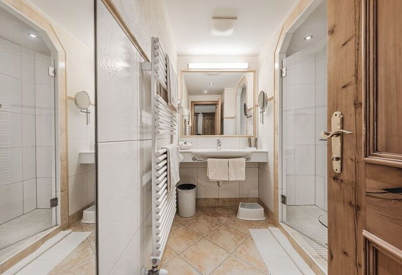 Апартаменты Deluxe 3 Спальни, Aster Boutique Hotel & Chalets