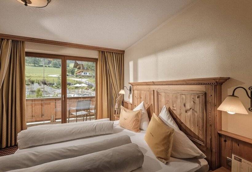 Апартаменты Deluxe 3 Спальни, Aster Boutique Hotel & Chalets