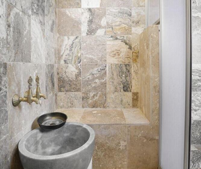 חדר דלוקס, Dilek Tepesi Cave