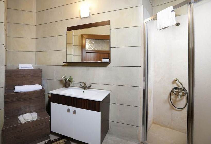 חדר דלוקס, Dilek Tepesi Cave