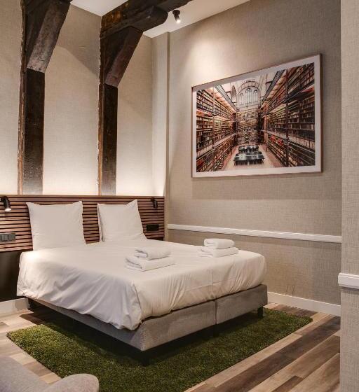 غرفة قياسية, The Sixteen