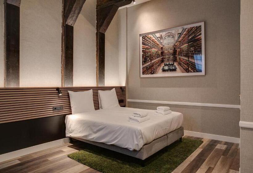 غرفة قياسية, The Sixteen