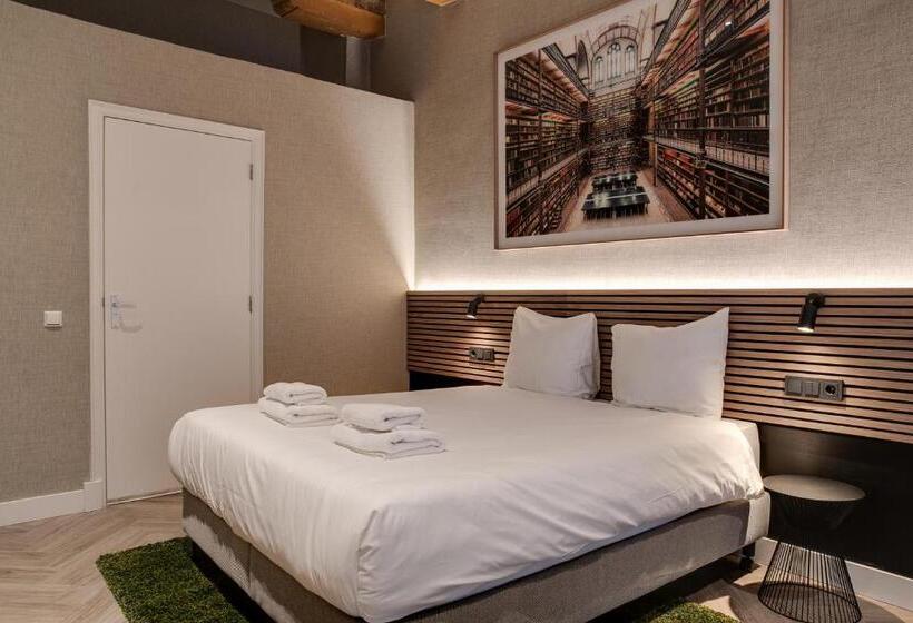 غرفة ديلوكس, The Sixteen