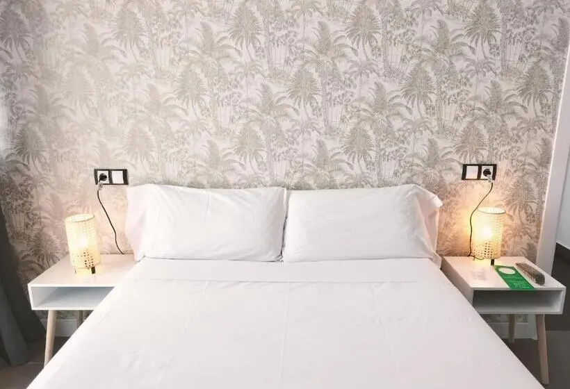 اتاق استاندارد با بالکن, Hostal Gonzala By Gaiarooms