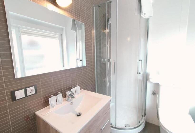 غرفة قياسية مزوَّدة بشُرفة, Hostal Gonzala By Gaiarooms