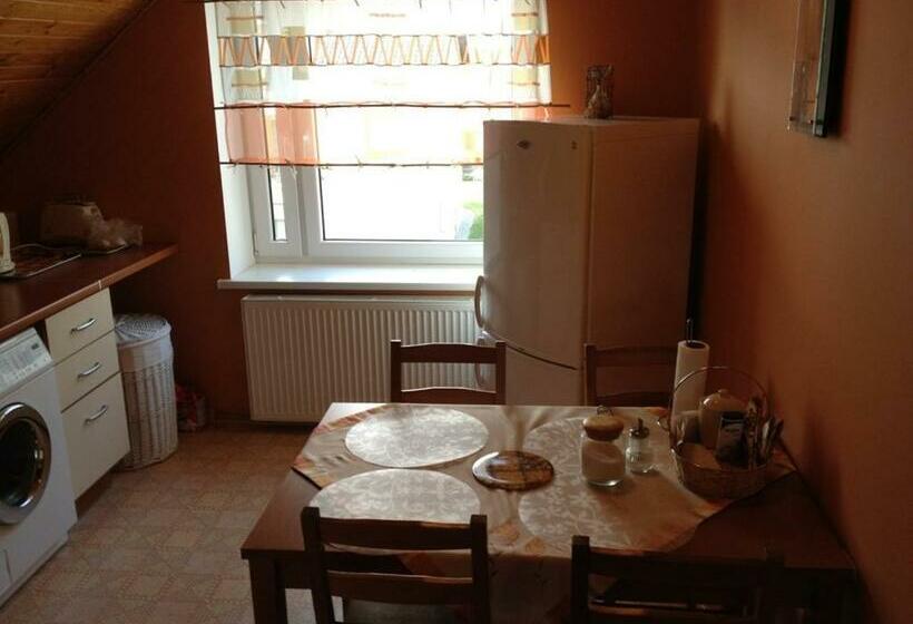 آپارتمان خانوادگی, Molo Užeiga Inn