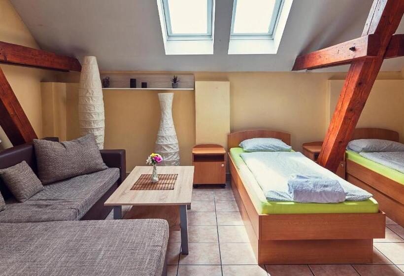 شقة غرفة واحدة مزودة بتراس, Penzión Fox