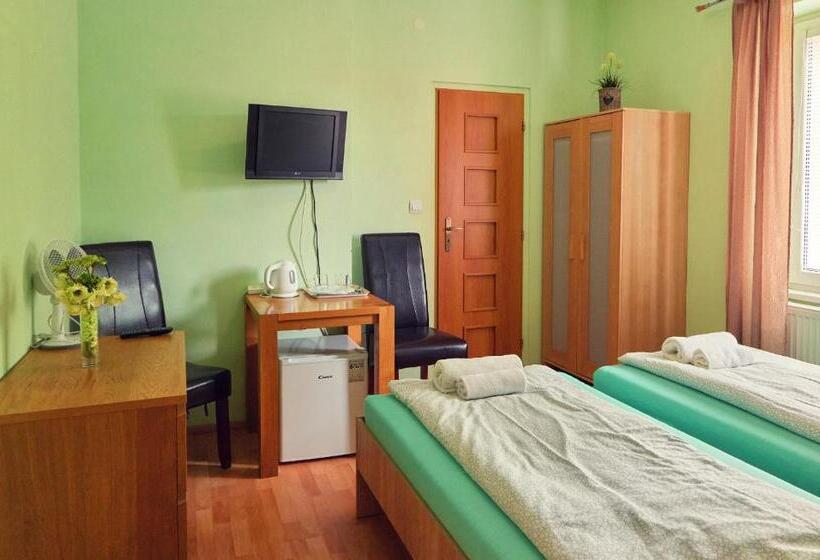 غرفة قياسية مطلّة علي الحديقة, Penzión Fox