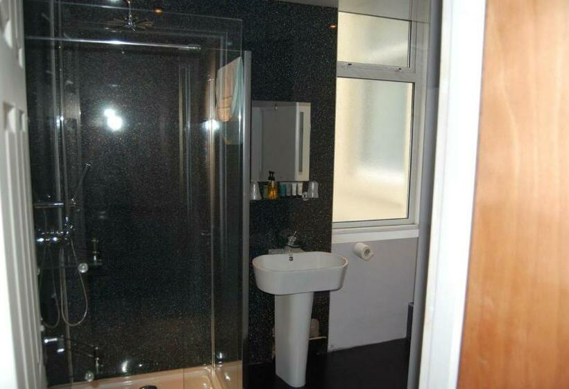 スタンダードトリプルルーム, The Dragonfly