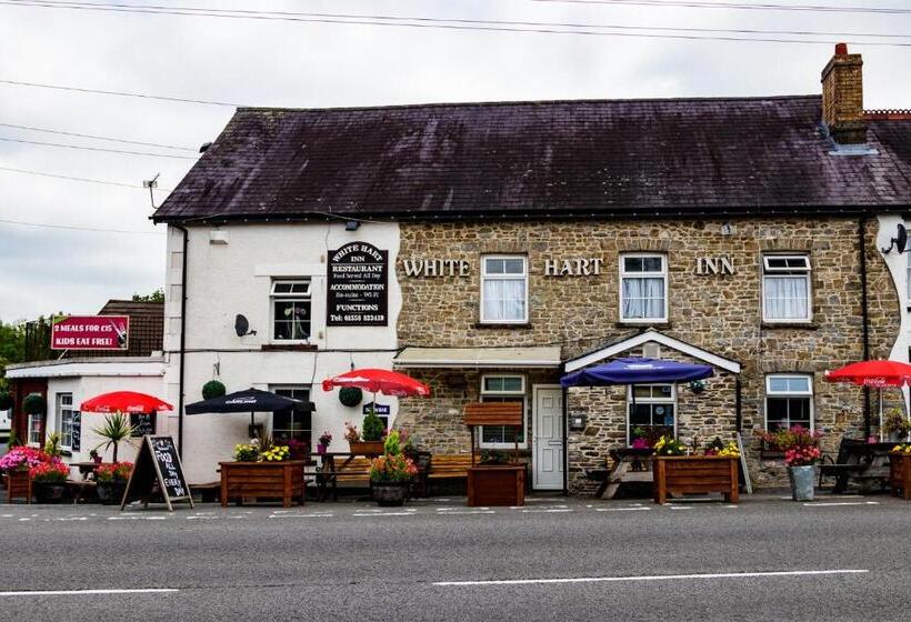 חדר משפחתי, The White Hart Inn