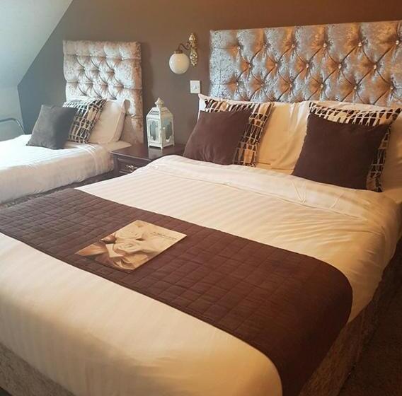 חדר סופריור לשלושה, The White Hart Inn