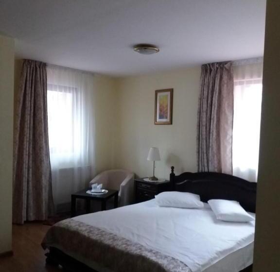 Quarto Estandar com Sacada, Vila Felix