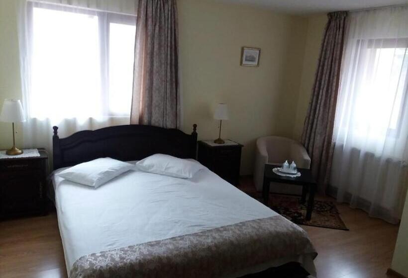 Quarto Estandar com Sacada, Vila Felix