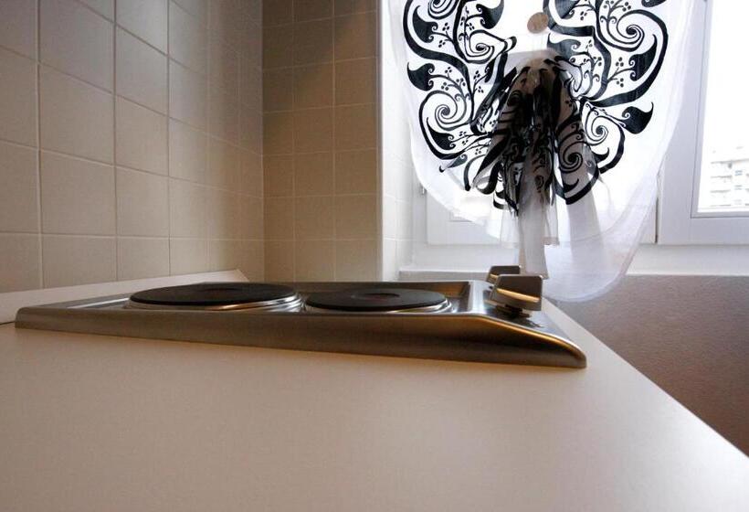 استودیوی استاندارد, Residence Le Terrazze