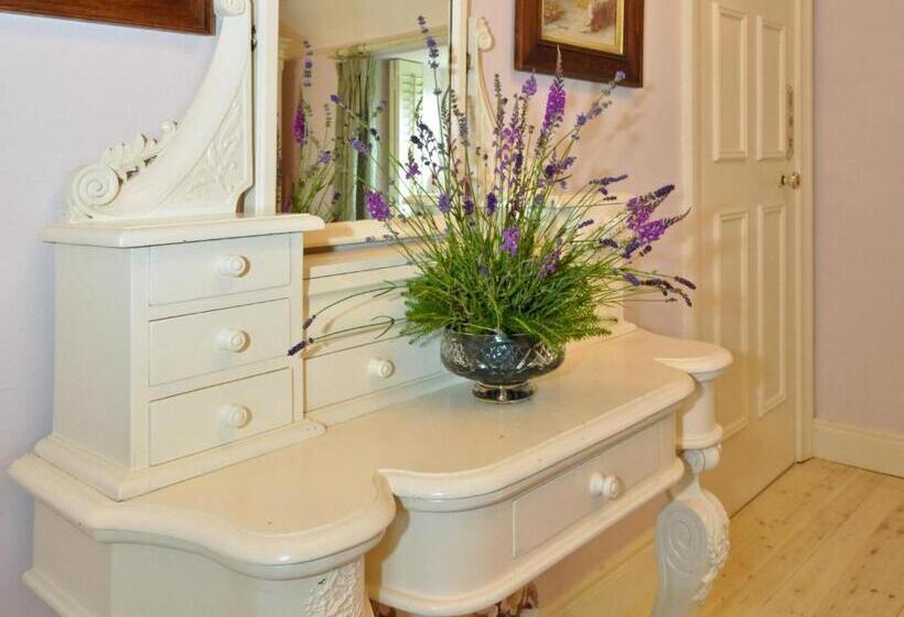 Полулюкс Повышенной Комфортности, Weir Haven Boutique Accommodation
