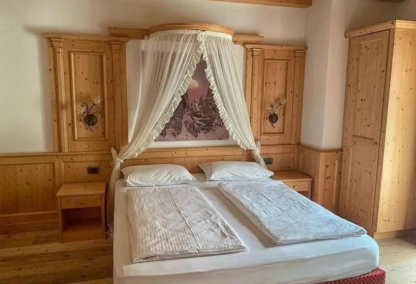 ダブルベッドのベーシックルーム, Agriturismo Ai Castioni