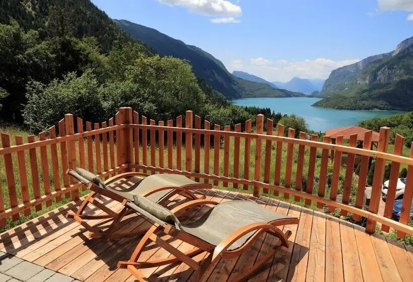 レイクビュースタンダードルーム, Agriturismo Ai Castioni