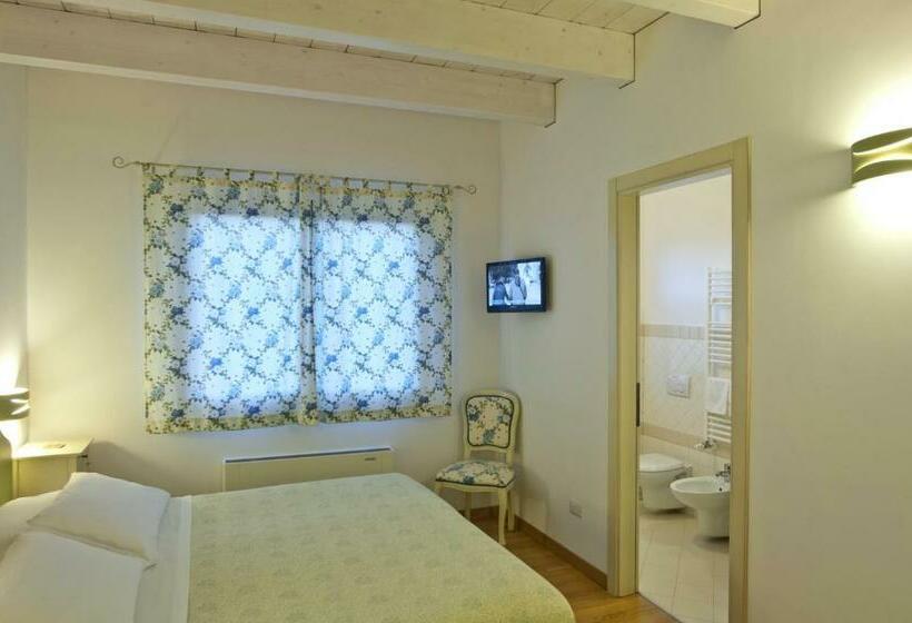 اتاق استاندارد, L'orso E L'ape B&b