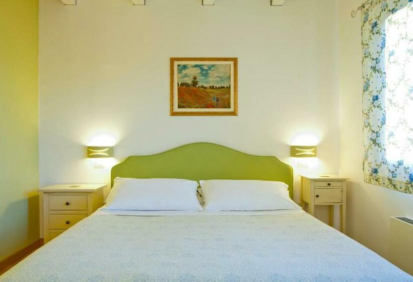 Номер Стандарт, L'orso E L'ape B&b