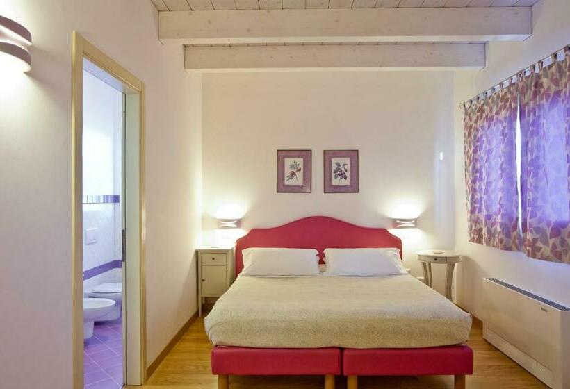 Номер Стандарт, L'orso E L'ape B&b