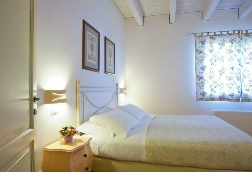 Номер Стандарт, L'orso E L'ape B&b