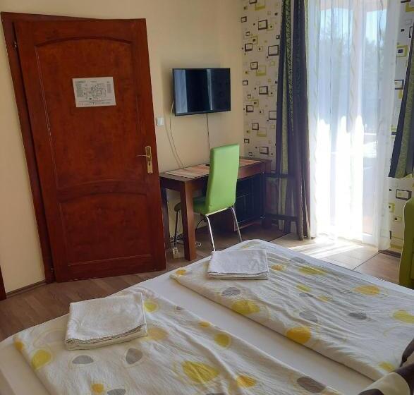 エコノミールーム, Patrícia Panzió