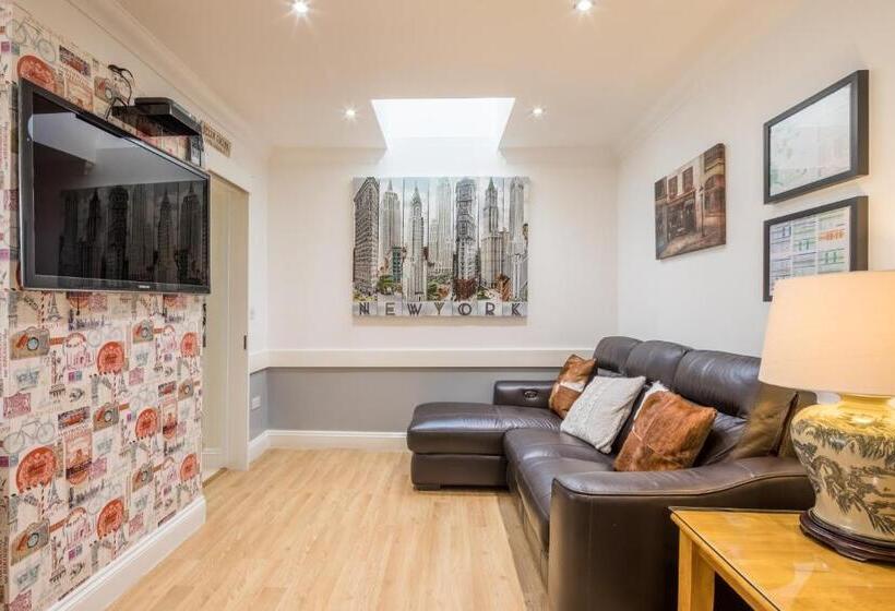 חדר סטנדרט נוף לגינה, Autumn House