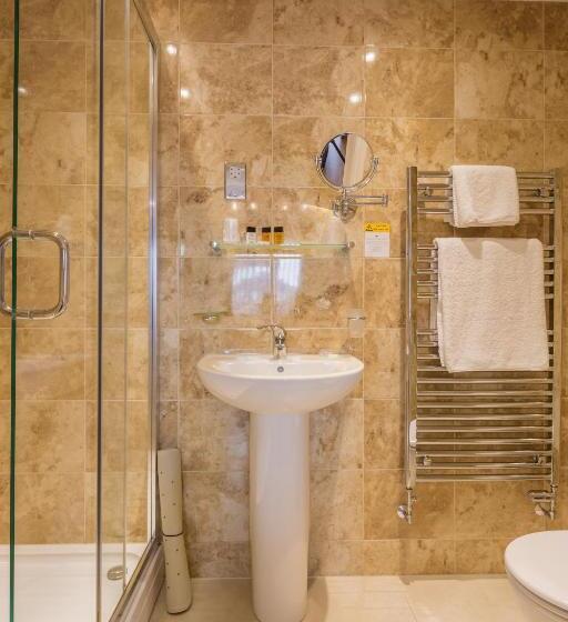 חדר בסיסי, Autumn House