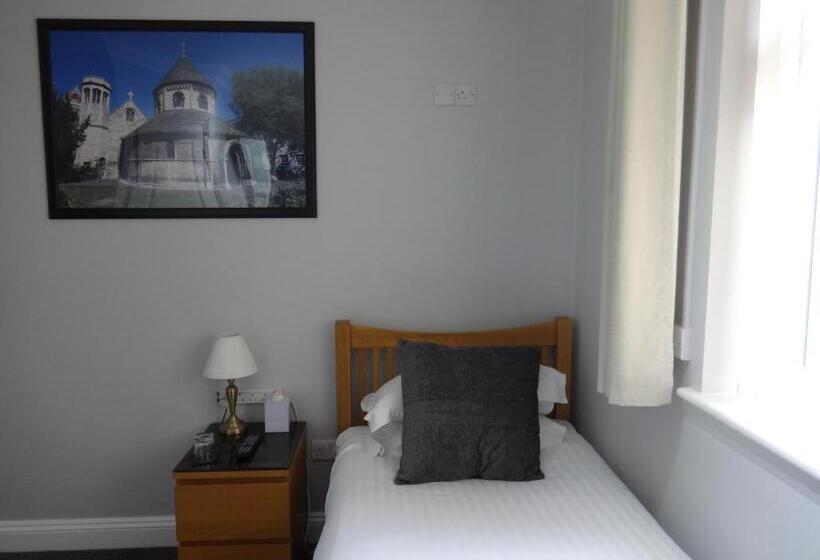 חדר סטנדרט יחיד, Autumn House