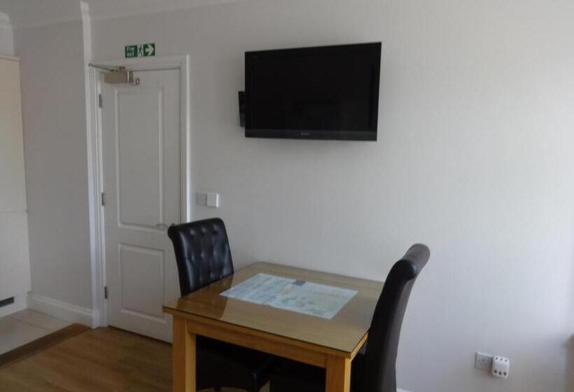 חדר סטנדרט, Autumn House