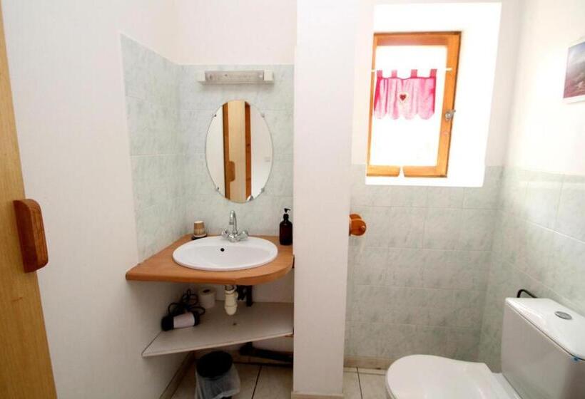 Четырехместный Номер Стандарт, La Ptite Auberge