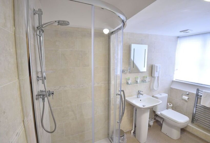 Семейный Номер, The Royal Victoria And Bull