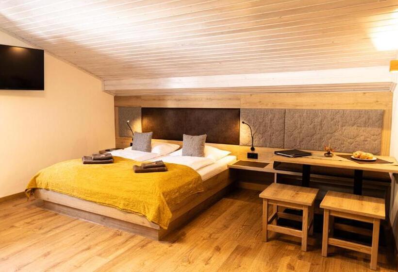 Üç Kişilik Standart Oda, Pension Dachsteinhof