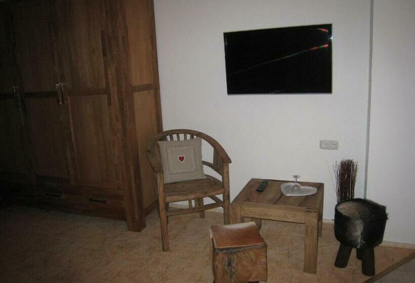 スタンダードルーム, Pension Schihütte