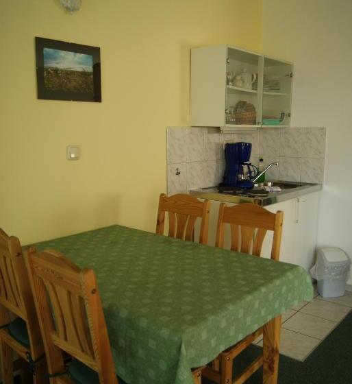 آپارتمان 1 خوابه, Pension Waldeck