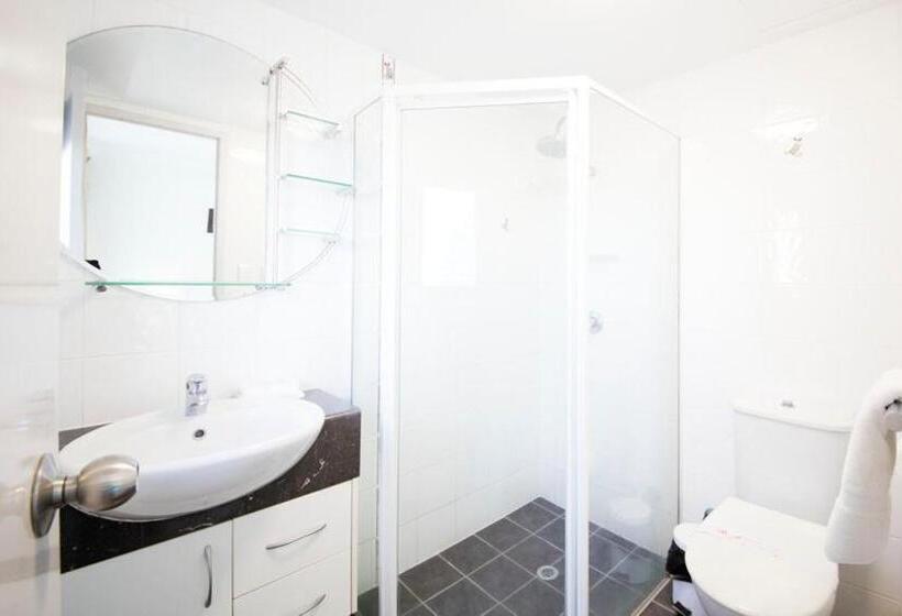 2 Bedroom Deluxe Apartment Sea View, Warringa Surf Holiday Apartments