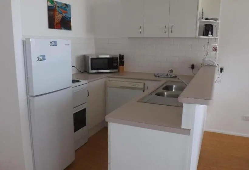 Huoneisto 1 Makuuhuone Merinäkymä, Warringa Surf Holiday Apartments