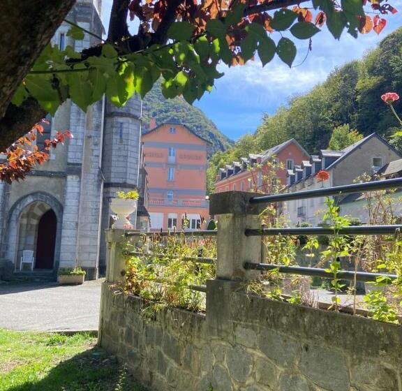 スタンダードスタジオ, Appart Le Chili  Quartier Thermal  Lit Fait