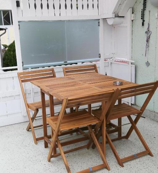 חדר סטנדרט עם מרפסת, Cafe Konditorei Pension Sander